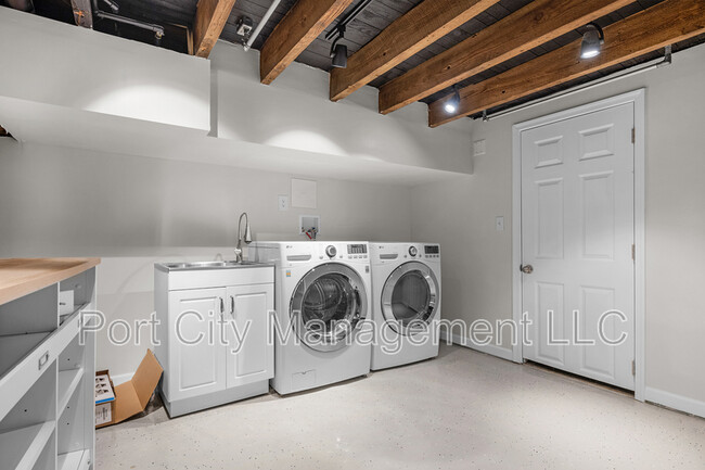 Building Photo - 434 E Fort Ave