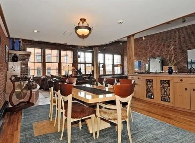 Building Photo - Available November 12