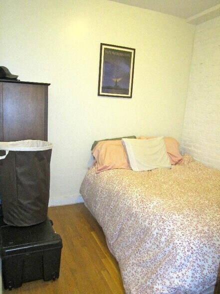 Building Photo - 22 Symphony Rd