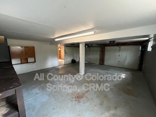 Building Photo - 15080 Deby Dr