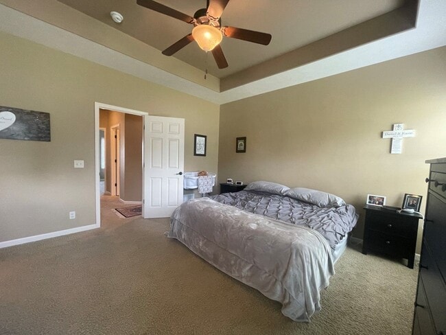 Building Photo - Ranch in Shadow Lake Papillion