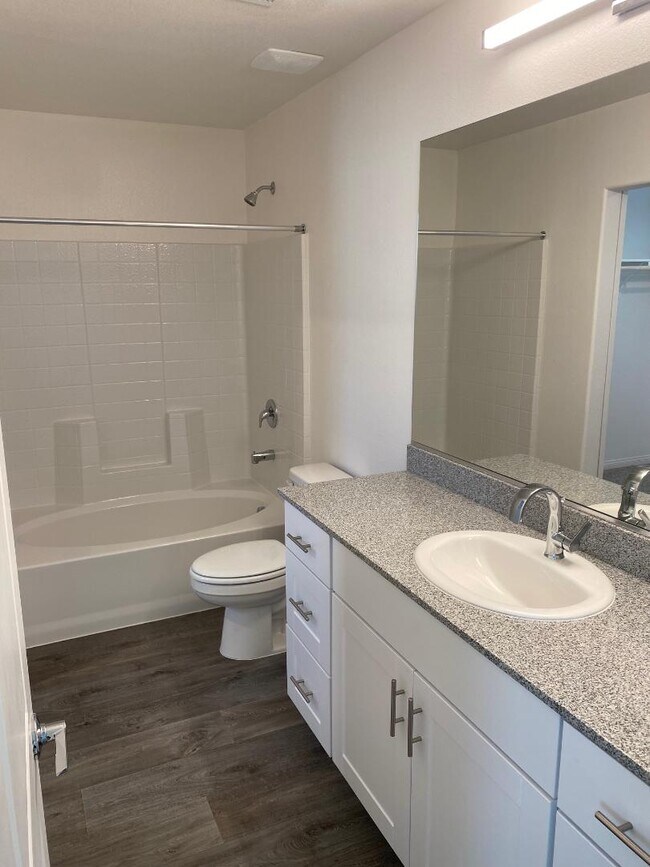 Building Photo - 12285 Glass Desert Rd