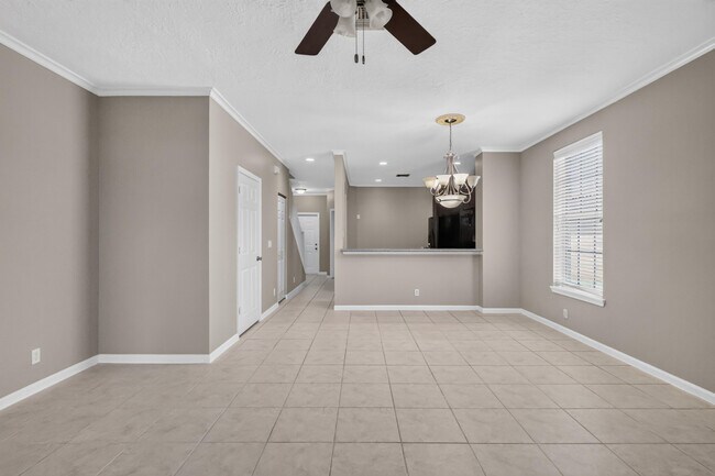 Building Photo - 8103 Bellagio Ln