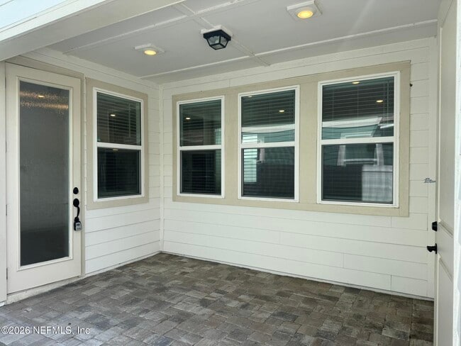 Building Photo - 236 Hawthorn Pk Cir