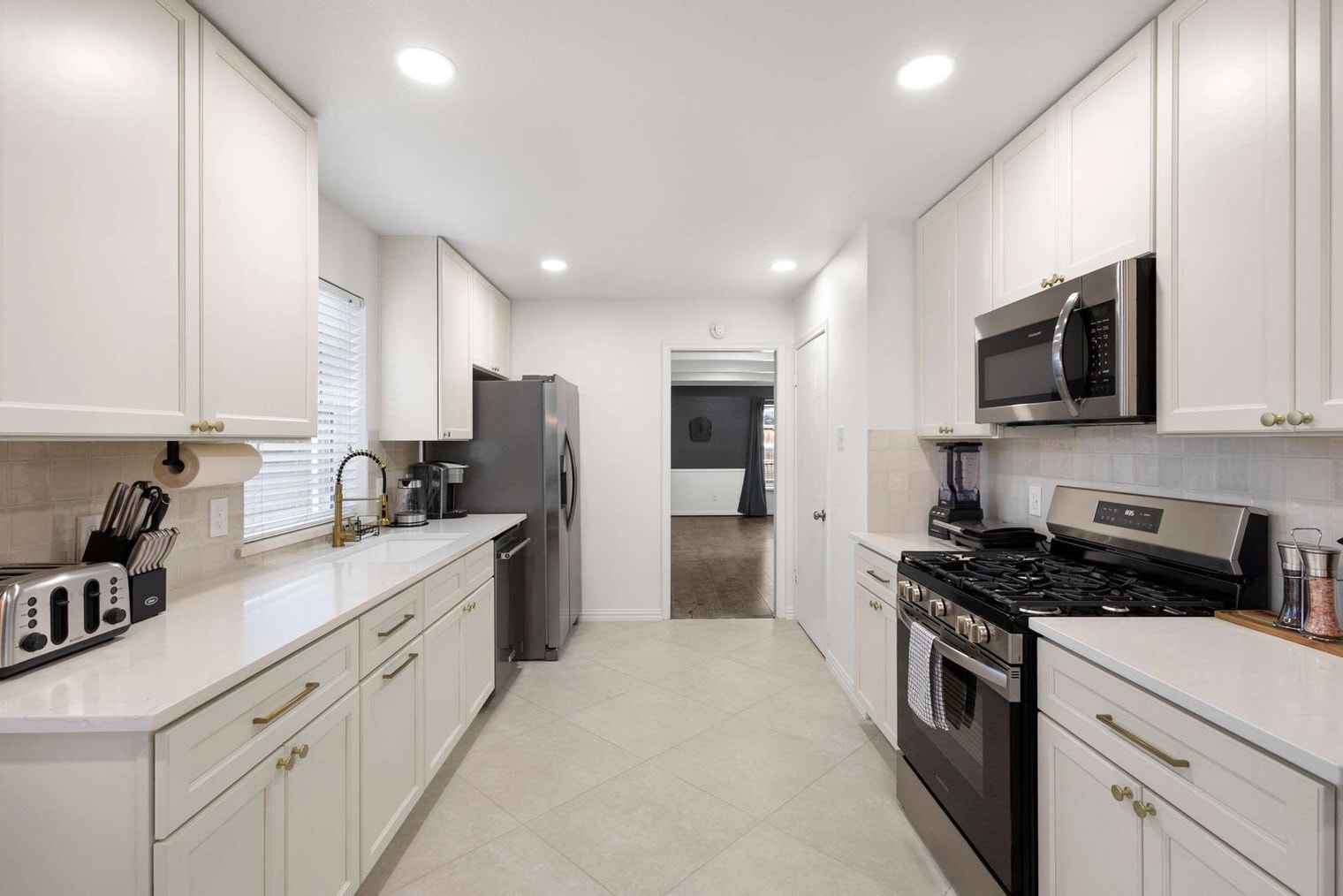 Building Photo - 1308 Glen Cove Dr