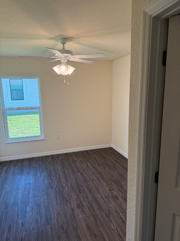 Building Photo - 1154 Capri Cir