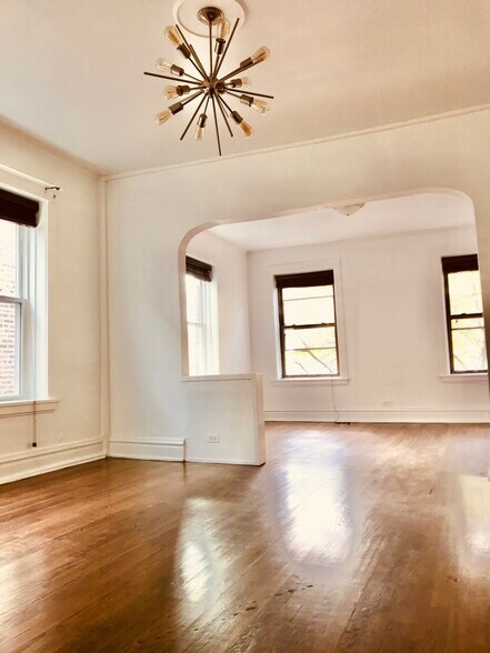 Building Photo - 4535 N Lincoln Ave