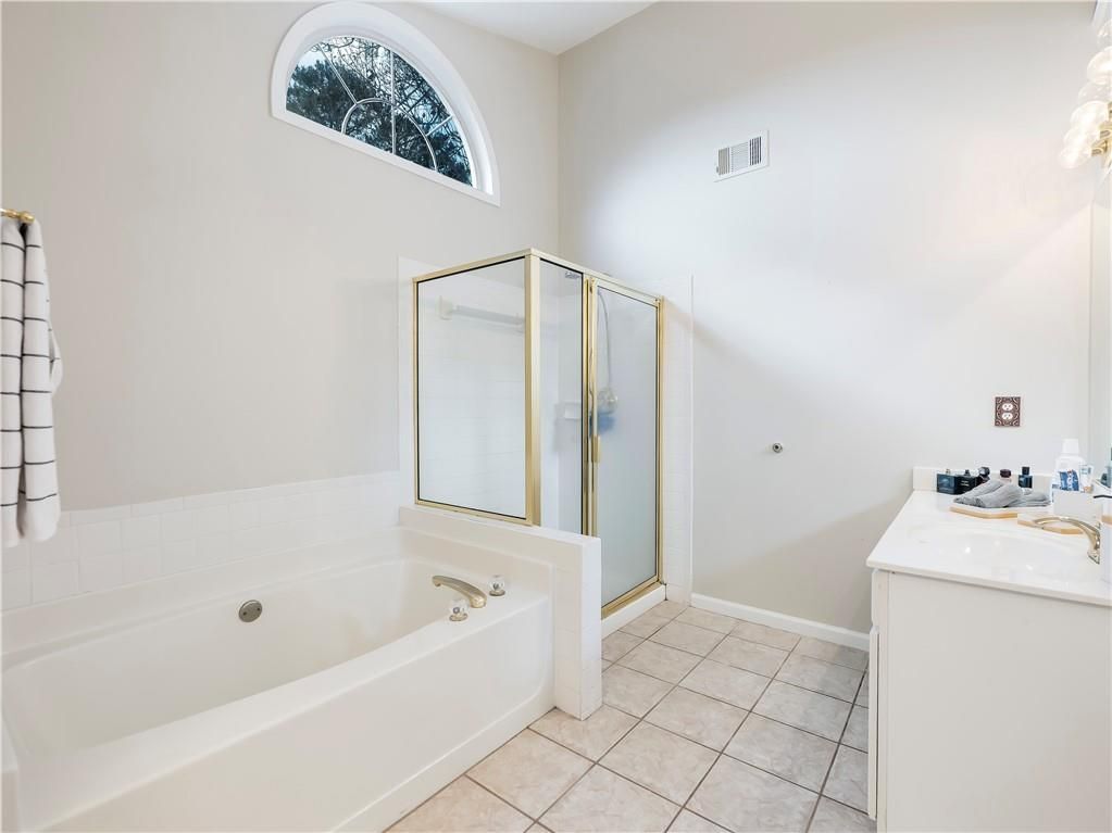Building Photo - 4561 Chelton Ct SE