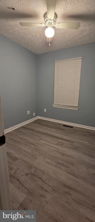 Building Photo - 323 Lindera Ct
