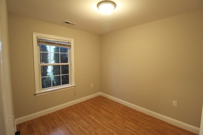 Building Photo - 500 Callaway Circle
