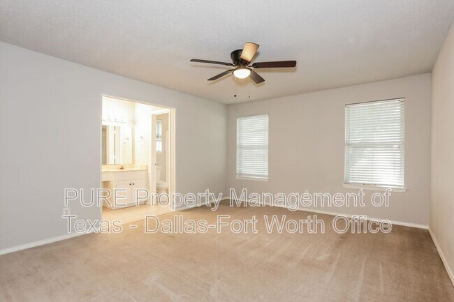 Building Photo - 7705 Red Oak St