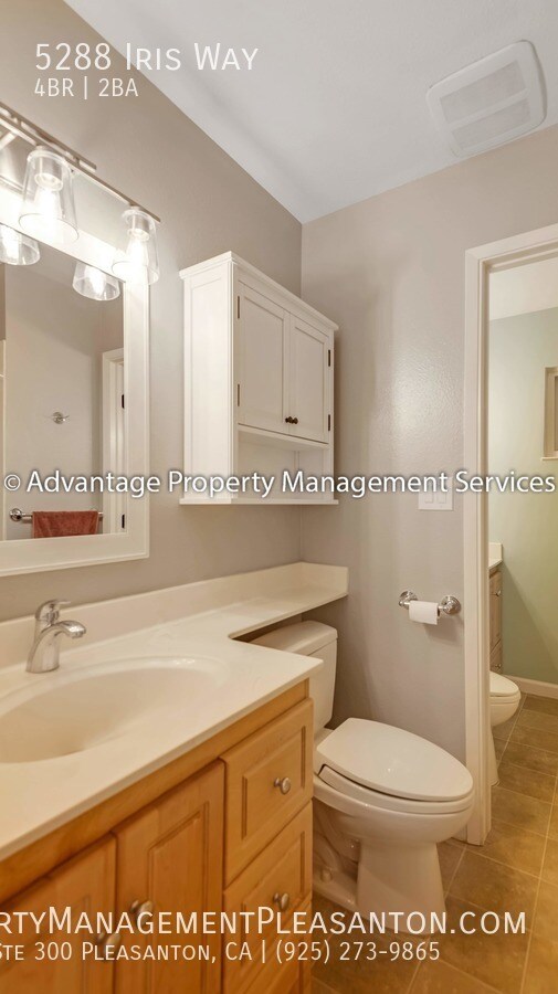 Building Photo - Single Story, 4 bed, 2 bath,  1196 sq ft home