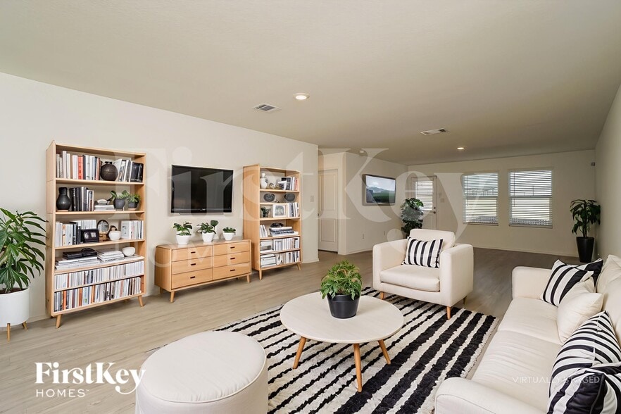 Building Photo - 5163 Fowler Crst