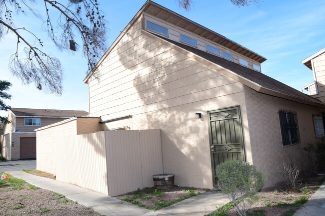 Building Photo - 5168 Greene Ln