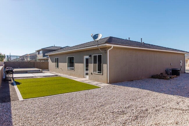 Building Photo - 3338 E Crimson Ridge Dr