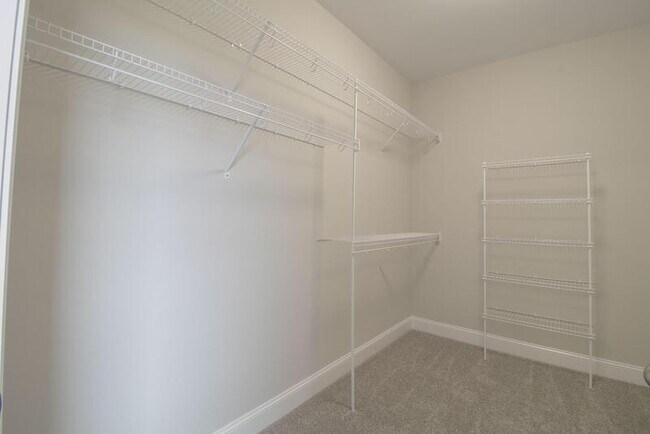 Building Photo - 485 Herman Dr
