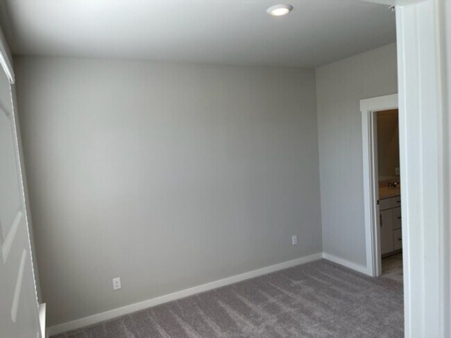 Building Photo - Stunning home in Sawgrass