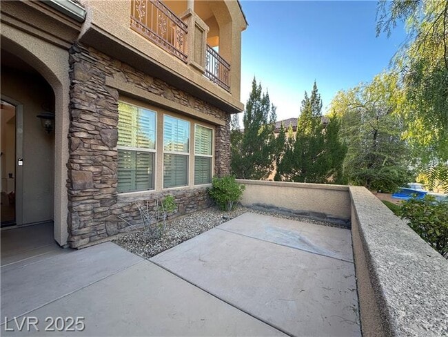 Building Photo - 2321 Martinique Ave