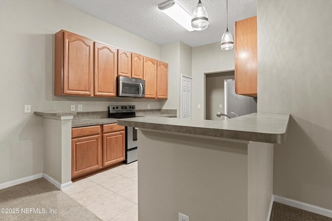 Building Photo - 7043 Deer Lodge Cir