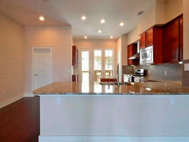 Building Photo - 2520 Bluebonnet Ln