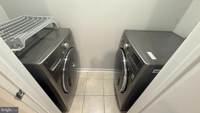 Building Photo - 1532 Lincoln Way