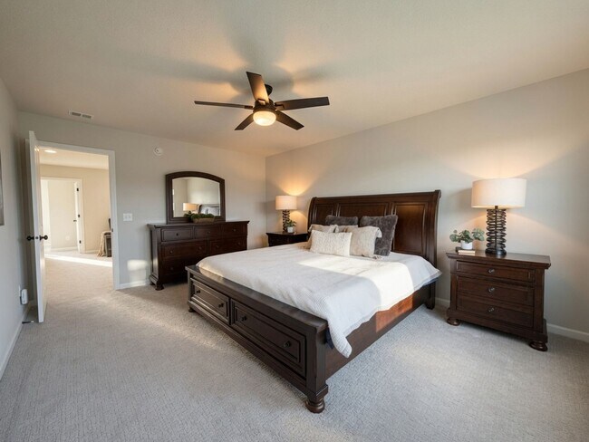 Building Photo - Gorgeous 3bed 3bath Home, Nestled in The Desirable Harvest West Neighborhood of Chaska