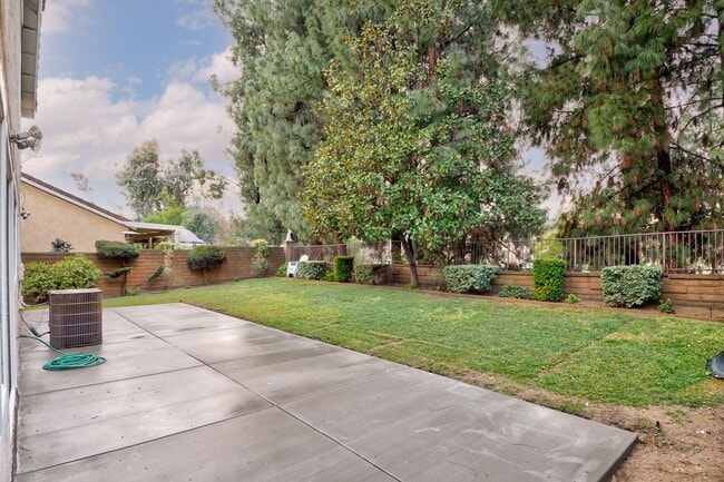 Building Photo - 20 Comanche Cir