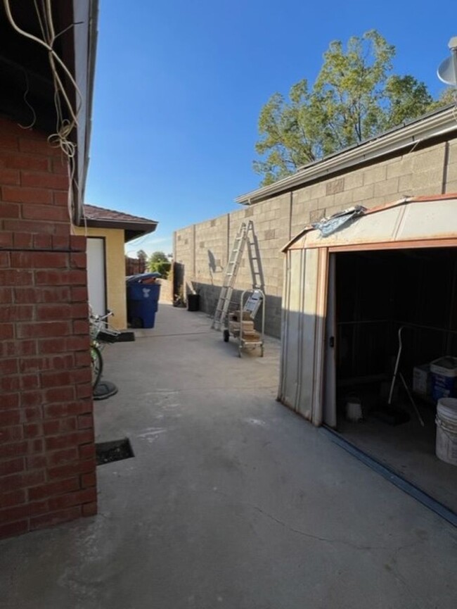 Building Photo - Charming East Bakersfield Home