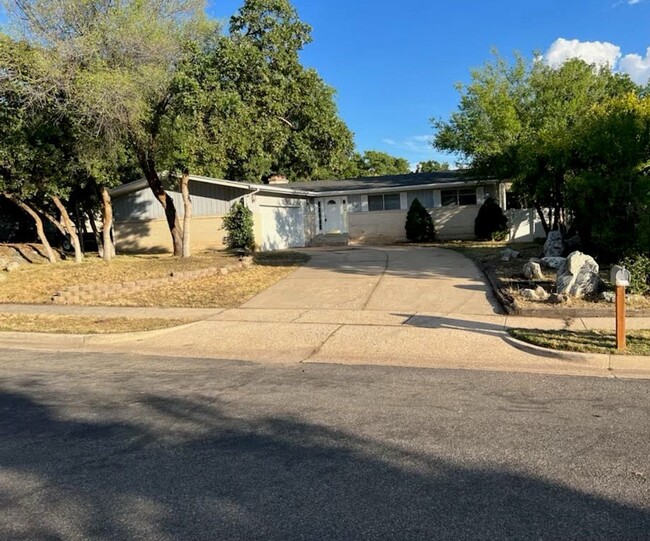 Building Photo - 5 Bedroom Home for Rent in Kaysville