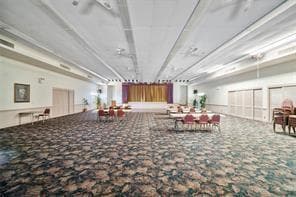 Building Photo - 7300 Lake Cir Dr