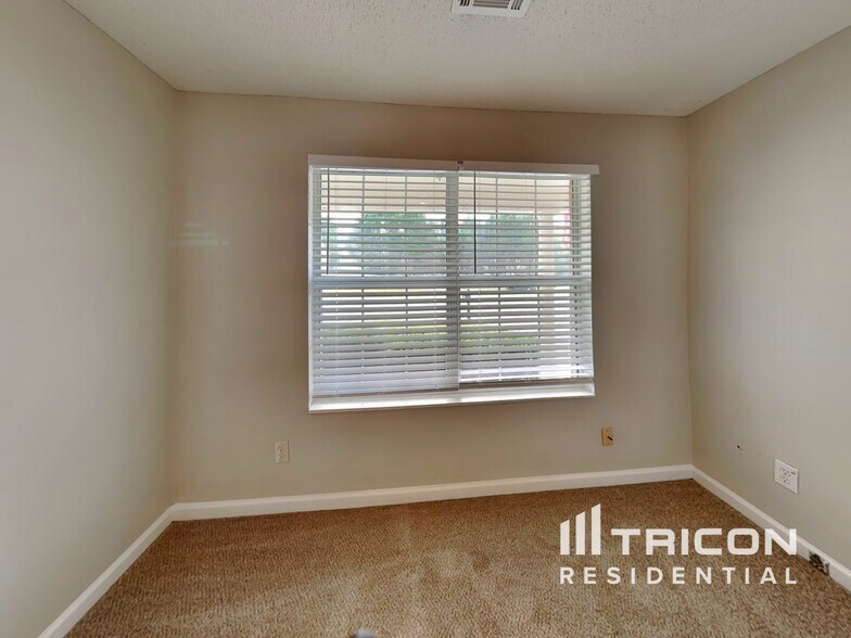 Building Photo - 4151 Ravenwood Ct