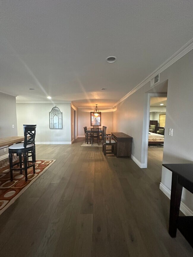 Building Photo - PRIME HOLLYWOOD CONDO!!! 2 Bed/2 Bath LUXURY LIVING!
