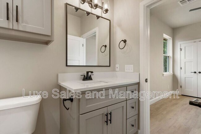 Building Photo - 4136 Abbey Pk Dr