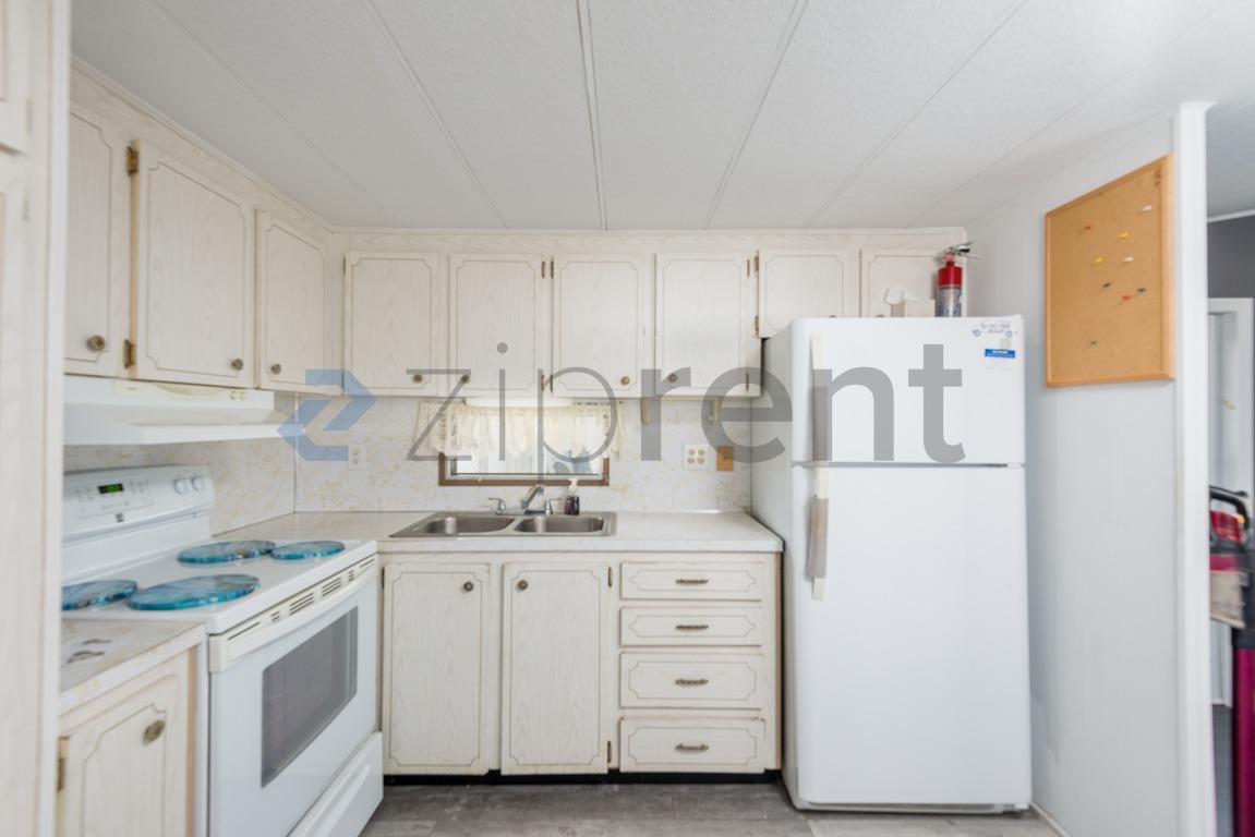 Building Photo - Unit #322