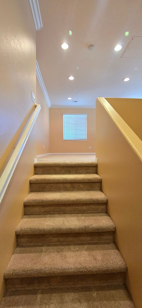 Building Photo - Beautifully maintained 2-bedroom, 2.5-bath with Loft • 1,504 sqft & 2-car garage.