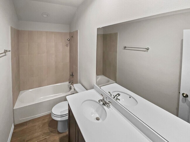 Building Photo - Stylish New Build with Luxury Finishes – M...