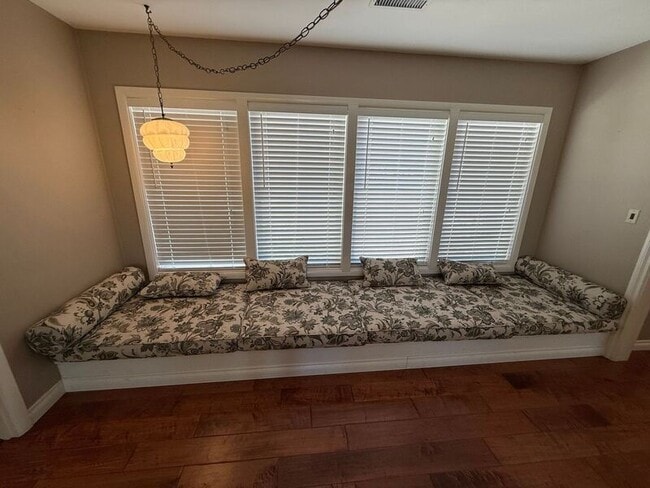 Building Photo - 4135 Rivercrest Dr N