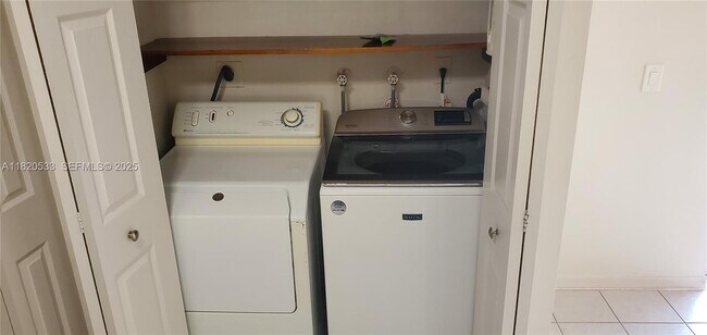 Building Photo - 3937 NW 122nd Terrace