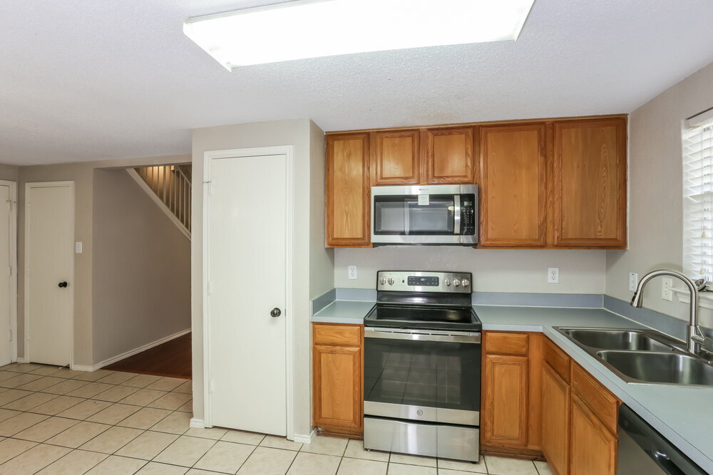 Building Photo - 401 Meadow St