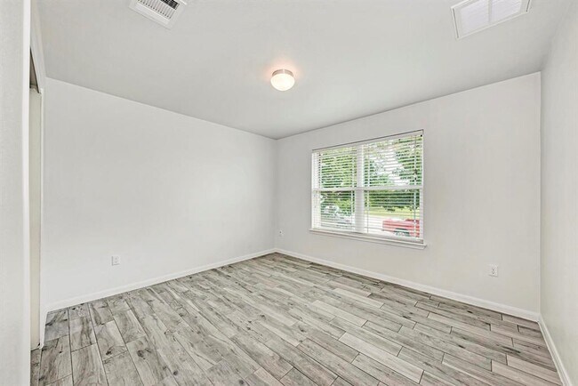 Building Photo - 233 Wallops