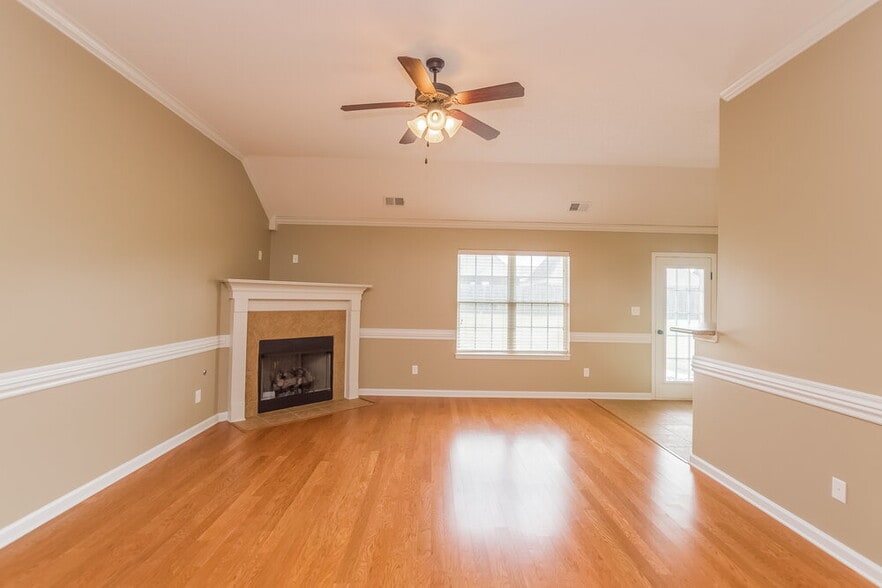 Building Photo - 8390 Pinnacle Dr
