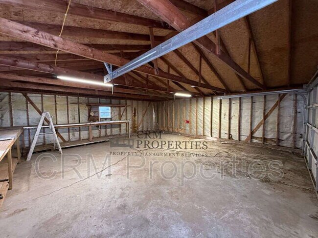 Building Photo - 5805 Lance Dr