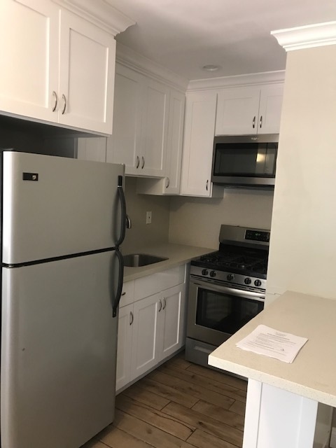 Kitchen - 302 S Horne St