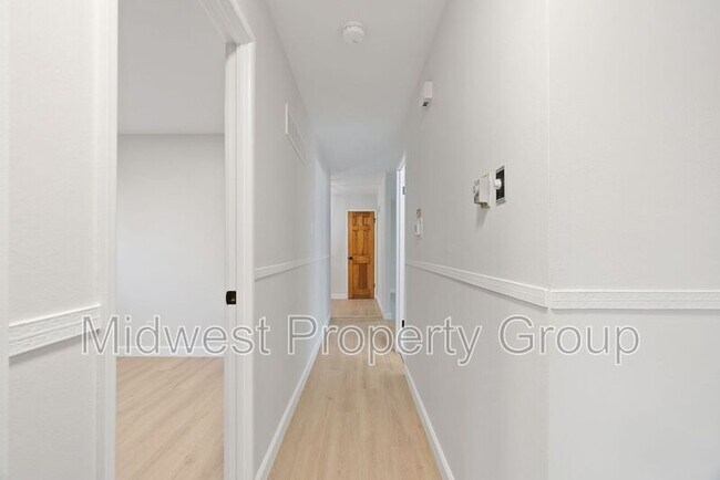 Building Photo - 3325 Hermoso Dr