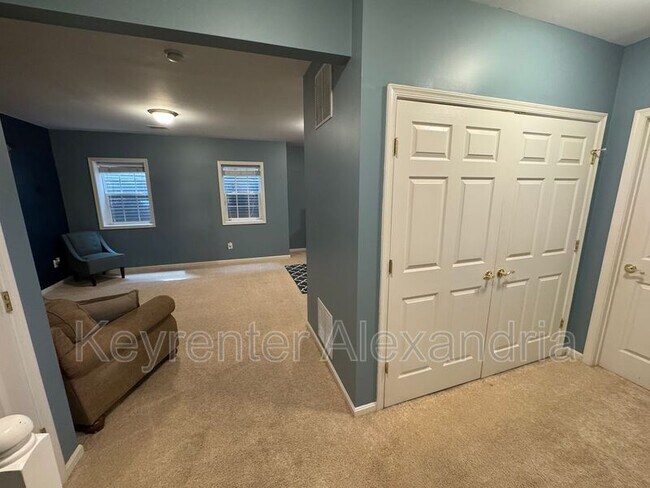 Building Photo - 6987 Forepond Ct