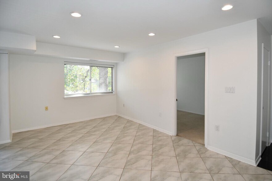 Building Photo - 12415 Braxfield Ct