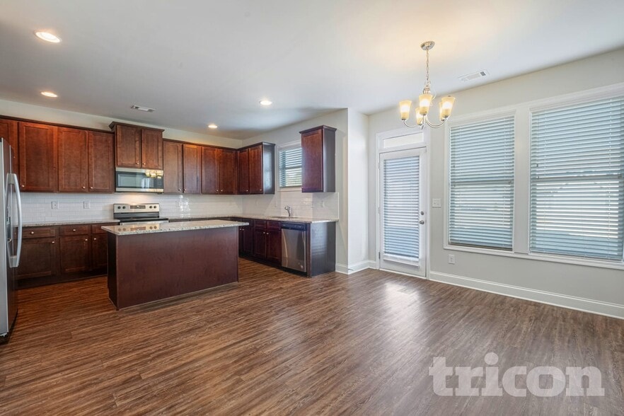 Building Photo - 3980 Bella View Ln