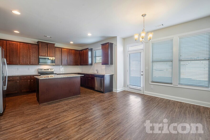 Building Photo - 4035 Evelyn View Ct