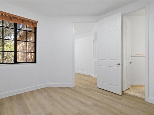 Building Photo - 2798 Center Ct Dr