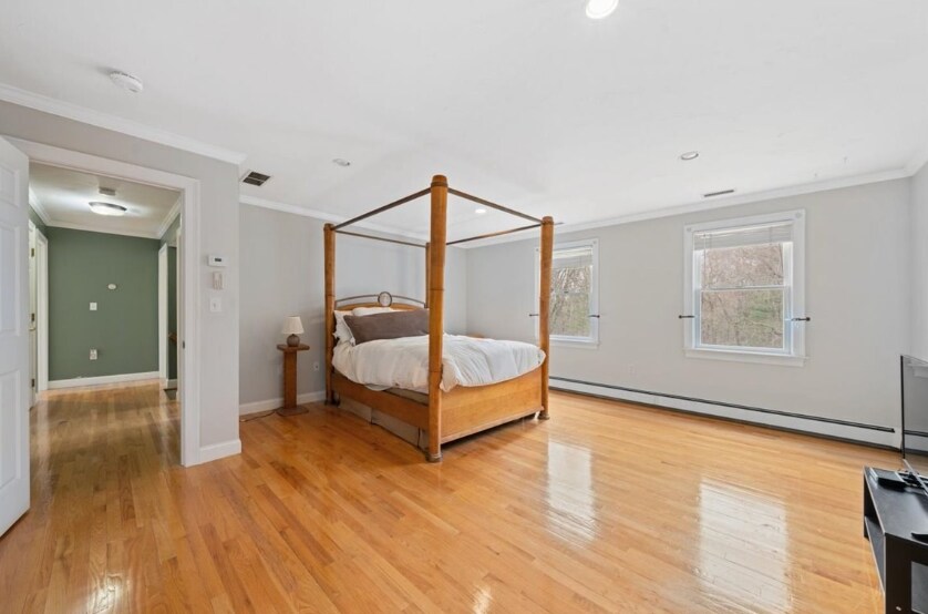 Building Photo - 1 Glenbrook Rd